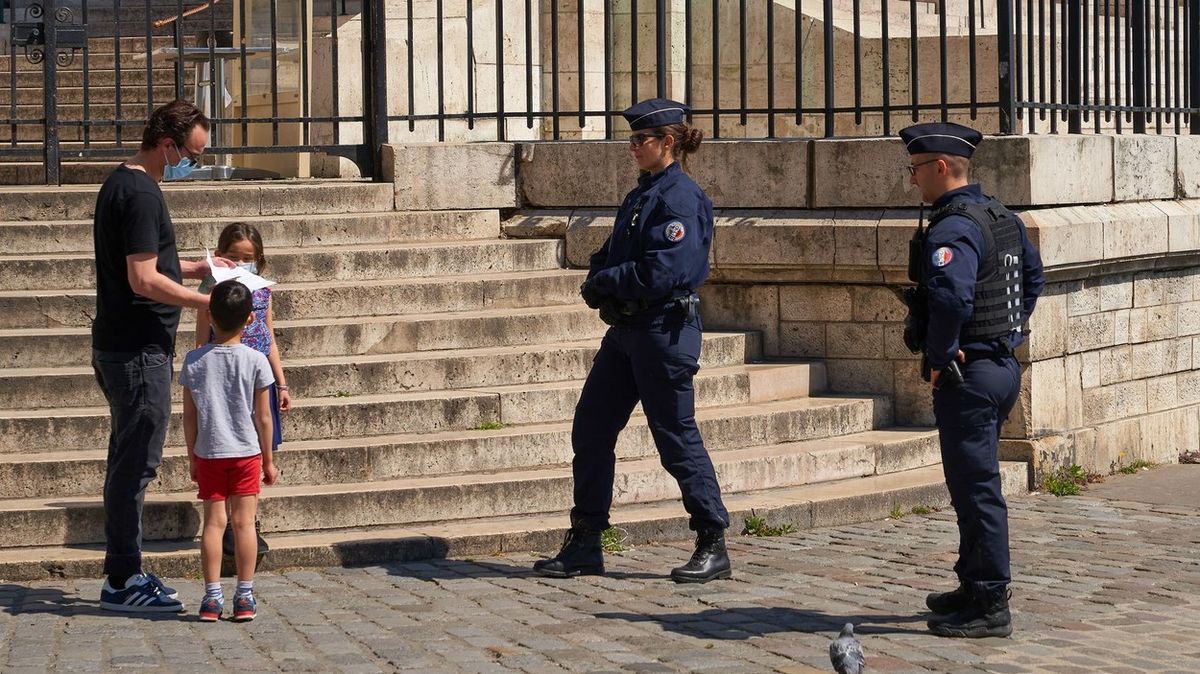 Francouz porušil karanténu, protože chtěl někoho zbít